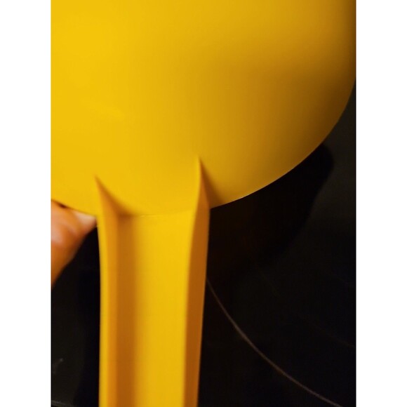 Vintage Tupperware 1523-8 Yellow 2 Qt Strainer Colander Handle 2 Spouts - Picture 9 of 15